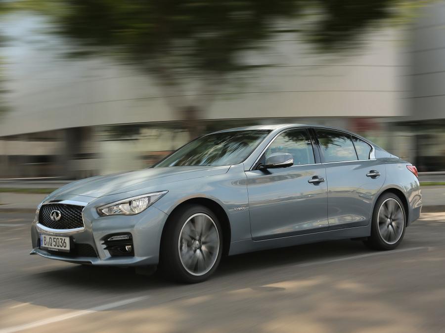  Infiniti Q50 S Hybrid 2013 года  (EU) (фото 7 из 12)
